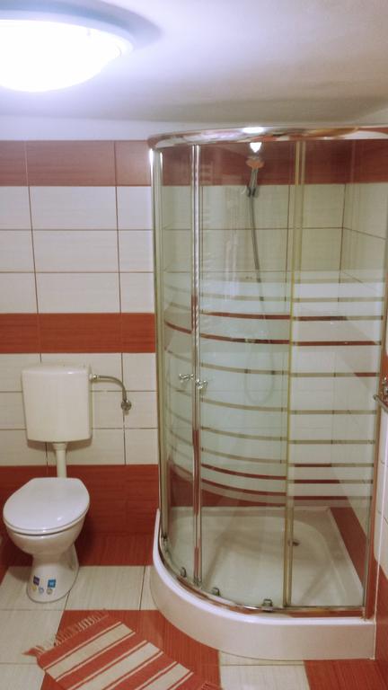 סופרון Virag Apartmanhaz מראה חיצוני תמונה
