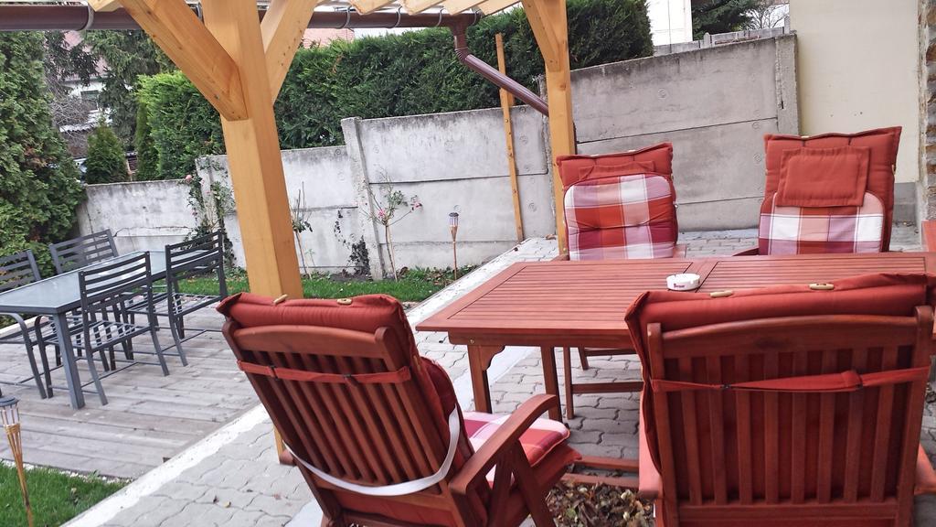 סופרון Virag Apartmanhaz מראה חיצוני תמונה